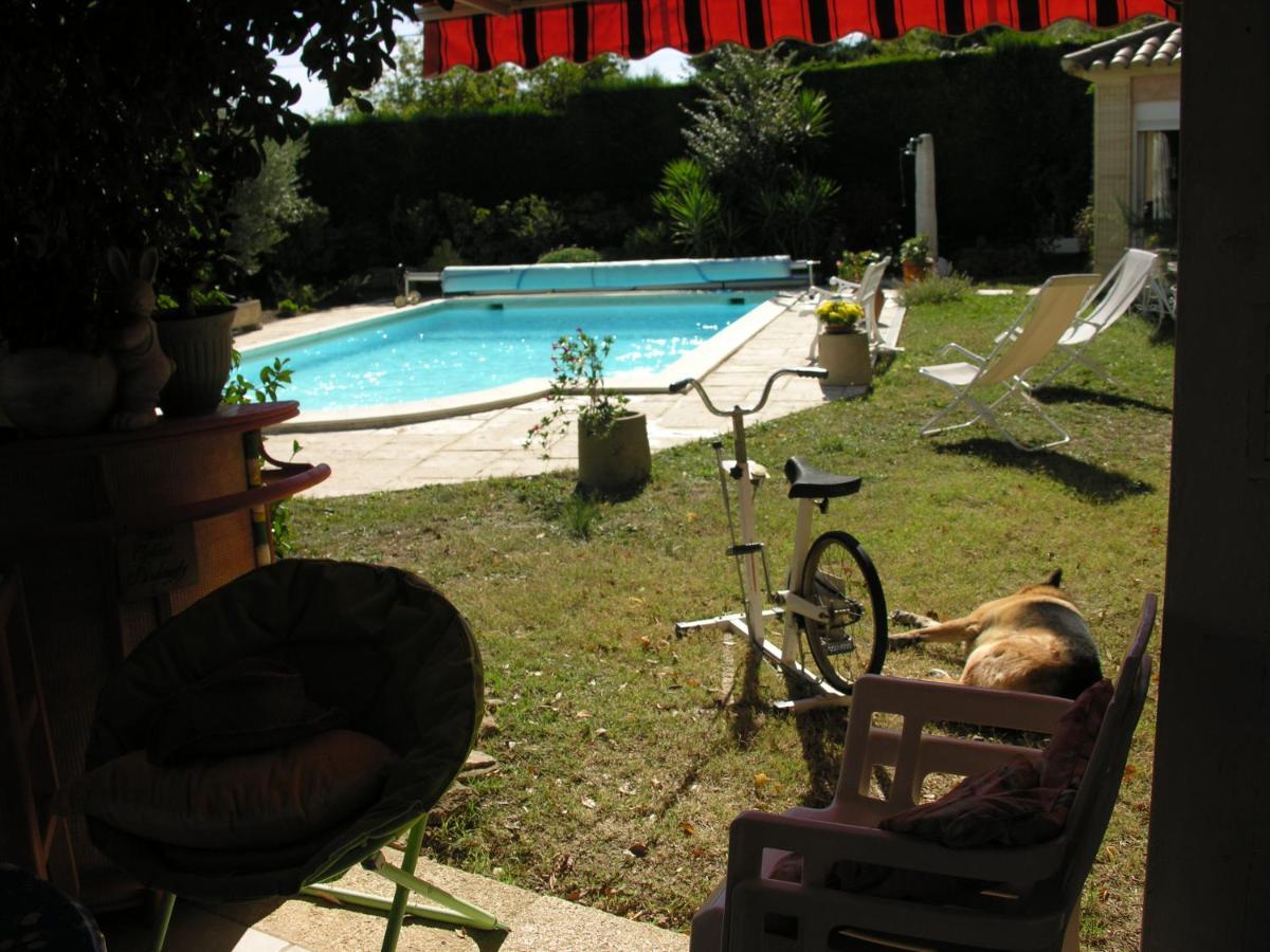 Villa Les Iris Sernhac Экстерьер фото